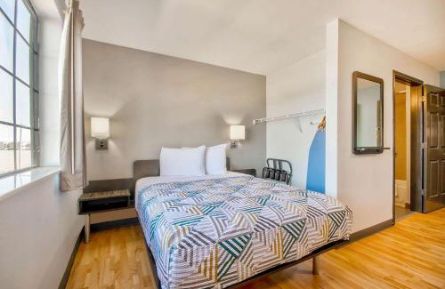 Port Arthur Hotel | Studio 6-Port Arthur, TX - SE