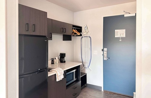 Sandston Hotel | Studio 6 Richmond Airport