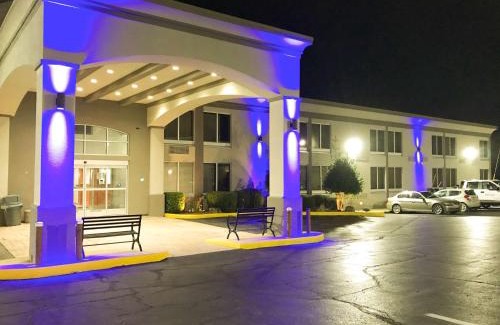 Tupelo Hotel | Studio 6 Suites Tupelo, MS