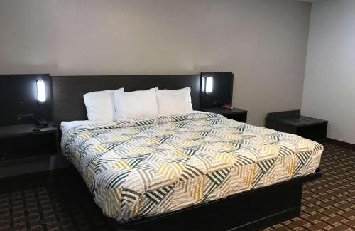 Tupelo Hotel | Studio 6 Suites Tupelo, MS