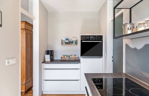 Sonnenbichl Apartment | Studio Apartment 'Ferienwohnung Stuiben Garmisch' with Mountain View, Shared Pool and Wi-Fi