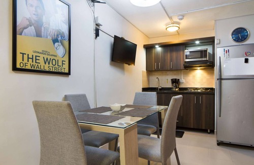 El Poblado Apartment | Studio AC, Hot Tub Two flat screens queen bed printer.