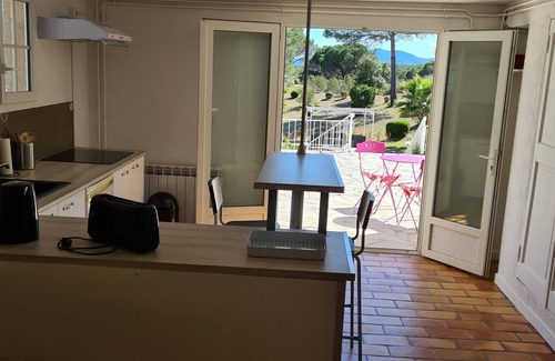 Roquebrune-sur-Argens Apartment | STUDIO Air-conditioned 2P Superb Pool BBQ Private garden in Roquebrune sur Argens