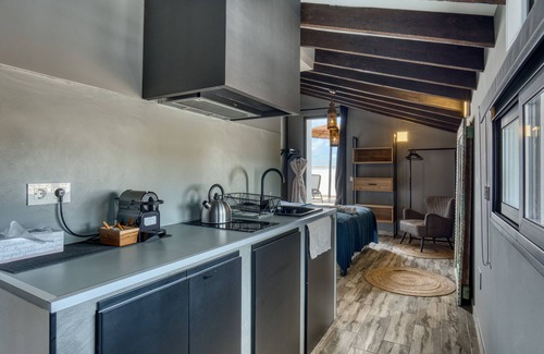Formentera de Segura Apartment | Studio Apartment 'La Vuelta 1' with Mountain View, Wi-Fi and Air Conditioning