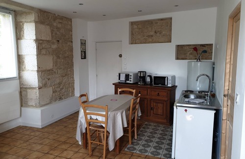 Chasseneuil-du-Poitou Apartment | Studio Apartment "5 - 3 Min Du Futuroscope" with Wi-Fi