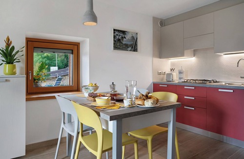 Pergine Valsugana Apartment | Studio Apartment 'Maso Plocech App Vacanze' with Lake View, Private Garden and Wi-Fi