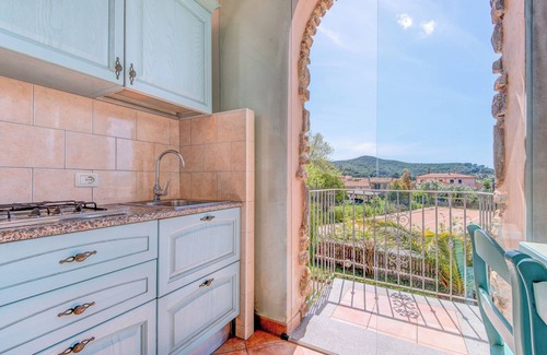 Bonalaccia-Filetto Apartment | Studio Apartment 'Monolocale Castle' with Shared Pool, Wi-Fi and Air Conditioning