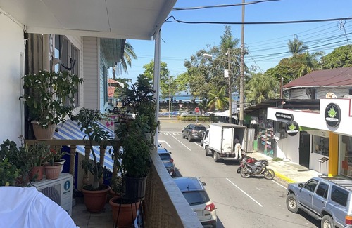El Cerro Apartment | STUDIO APARTMENT/2 beds/TV . WIFI . Kitchen . CLOSE TO TOWN