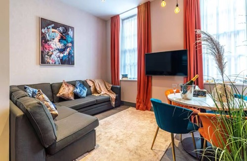 RopeWalks Apartment | Studio Apartment 205 (Sleeps 4) - minutes from L1 and all major attractions