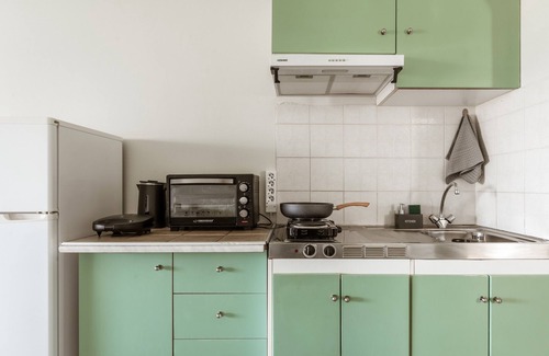 Kiparissia Apartment | Studio Apartment '5' with Private Terrace, Wi-Fi and Air Conditioning