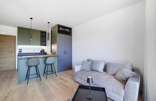 Rifiano Apartment | Studio Apartment 'Alivo Living Apartment Olivia' with Mountain View, Shared Terrace and Wi-Fi