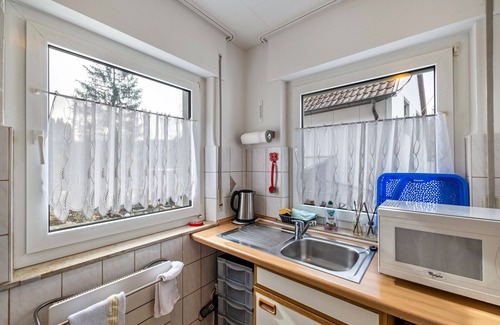 Albstadt Apartment | Studio Apartment 'Behrens-Reinke' with Private Terrace, Shared Garden and Wi-Fi