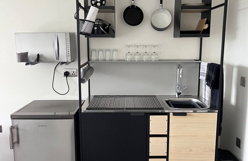 Hillingdon Apartment | Studio Apartment in Harefield - close to public transport