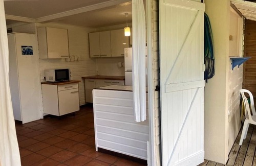Tartane Apartment | Studio apartment just 30 seconds from a stunning beach - salt water pool