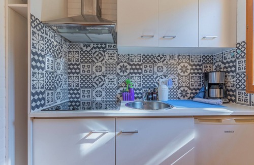 Saumos Apartment | Studio Apartment 'La Maisonnette En Bois' with Private Terrace and Private Garden