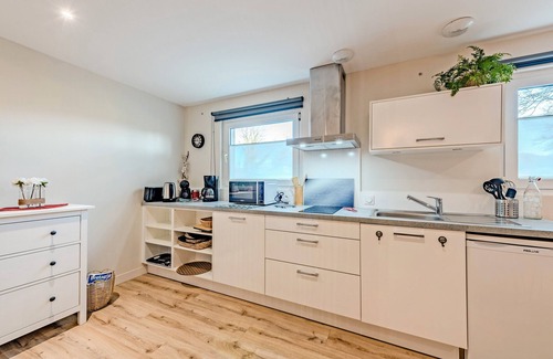 Loperec Apartment | Studio Apartment 'Le Grand Large' with Shared Terrace, Shared Garden and Wi-Fi