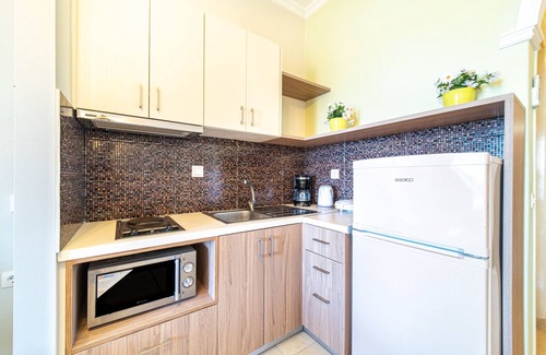 Agios Gordios Apartment | Studio Apartment "Mazis Studio B2" with Sea View, Balcony & Wi-Fi