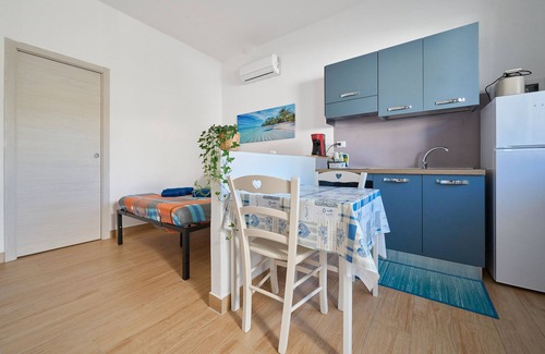 Follonica Apartment | Studio Apartment 'Monoucce' with Wi-Fi and Air Conditioning