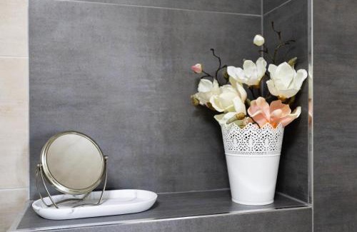 Strozanac Apartment | Studio Apartment Shine
