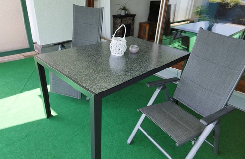 Irsengund Apartment | Studio Apartment 'Traumblick Appartement Oberreute' with Mountain View, Private Terrace and Wi-Fi