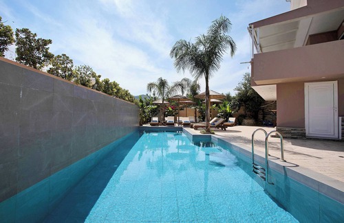 Alikanas Apartment | Studio Apartment "Villa Dionysia S8" with Shared Pool, Shared Terrace & Wi-Fi