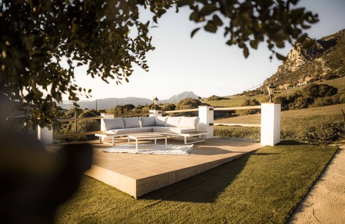 Casares Apartment | Studio apartment with infinity pool on rural finca, mountain panorama, sea view