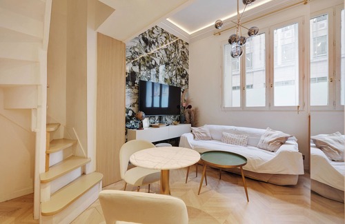 Faubourg-du-Roule Apartment | Studio Arc de Triomphe