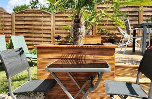 Lacroix-Saint-Ouen Bed & Breakfast | Studio - Au fond de la cour