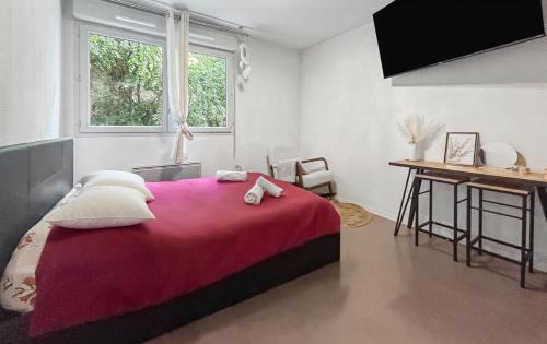 Saint Clair Apartment | Studio Aux Portes de Lyon