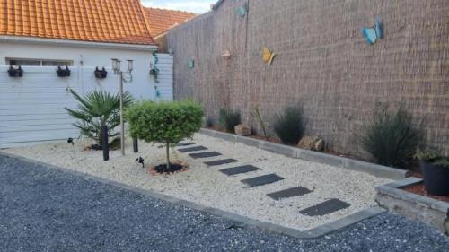 Westrehem Bed & Breakfast | Studio avec jacuzzi , terrasse amenagée et wifi à Westrehem