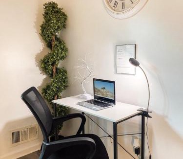 Crestline Heights Apartment | Studio B -Cozy home mins from Airport, Uptown and Downtown