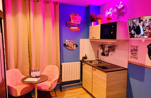 Dole Apartment | ★Studio Betty Dole★ fully equipped - heart of downtown - high-speed WiFi - Netflix