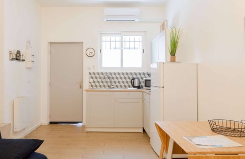 4th Arrondissement Apartment | Studio Blancarde 1