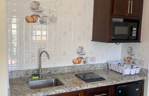 Mammee Bay House | Studio bungalow WiFi/Hot Water in flourishing Drax Hall