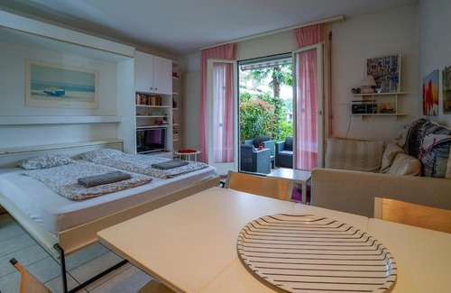 Caslano Apartment | Studio by the Pool