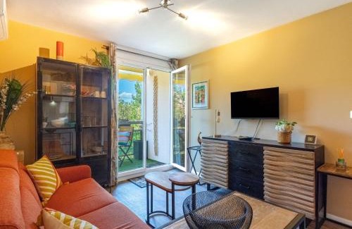 La Faviere Apartment | Studio Côte d'Azur-17 by Interhome