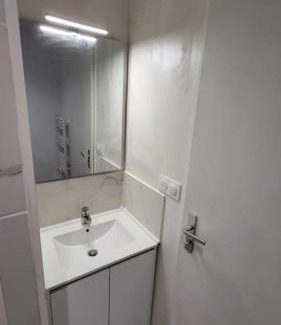 Castelnau-d'Estretefonds Apartment | Studio contemporain avec parking gratuit