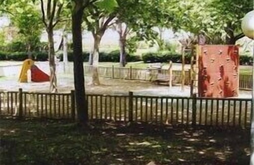 Le Couchant Apartment | Studio-cabin, Résidence du Parc with swimming pool, private parking, sleeps 4