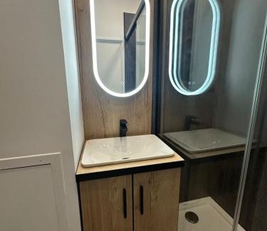 Ax-les-Thermes Apartment | Studio cabine à Bonascre Wi Fi garage privé