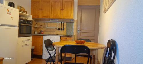 Ax-les-Thermes Apartment | Studio cabine à Bonascre Wi Fi garage privé