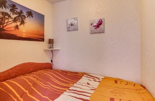 Esquieze-Sere Apartment | Studio cabine à Esquièze-Sère pour 6 avec balcon, vue montagne et parking - FR-1-402-34