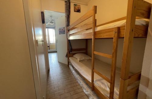 Sete Apartment | Studio cabine avec loggia vitrée, à 100m de la plage, proche commerces et activités à Sète - FR-1-338-492