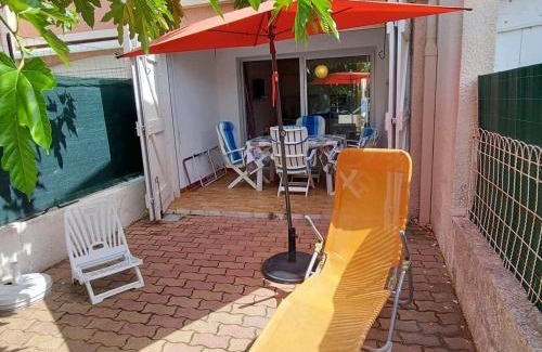 Le Grau-dʼAgde Apartment | Studio cabine RDC, proche plage et commerces, terrasse, WiFi gratuit, park 1 voiture, 4 couchages - FR-1-423-230