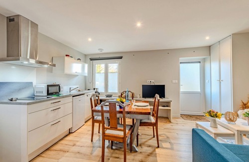 Loperec Apartment | Studio 'Cap À L’ouest' with Shared Terrace, Shared Garden and Wi-Fi