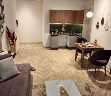 Casablanca Apartment | Studio chaleureux 50m2 avec cuisine au centre de casa et proche du tramway ghandi