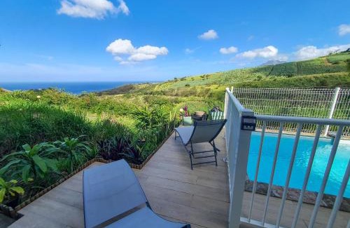 Le Carbet Apartment | Studio Chez Anna - vue mer et piscine