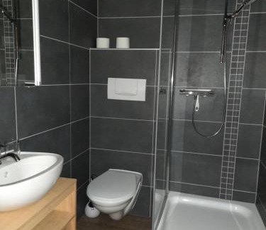 Villeneuve Apartment | Studio chez un vigneron au village au 2ème étage sans ascenseur