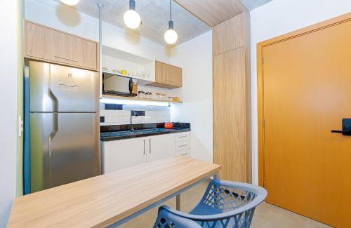 Sao Francisco Apartment | Studio Coladinho ao Shopping Muller - TRA0302
