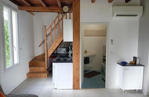 Noaillac Apartment | Studio + combles aménagés