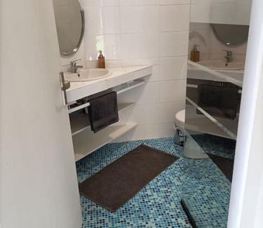 Noaillac Apartment | Studio + combles aménagés